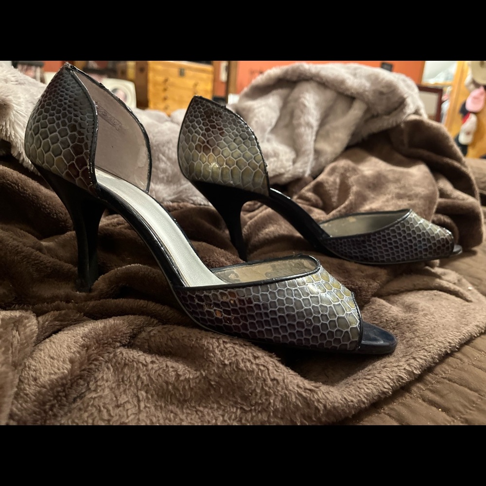 Liz Claiborne snakeskin, Army Green & Brown peep toe heels.